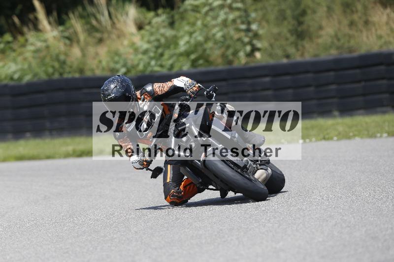 /27 12.06.2025 Ducati Schweiz Trackday Warmup  ADR/gruen-vert/27